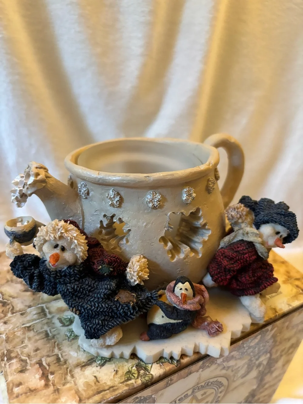 Boyd’s Bears and friends resin votive holder